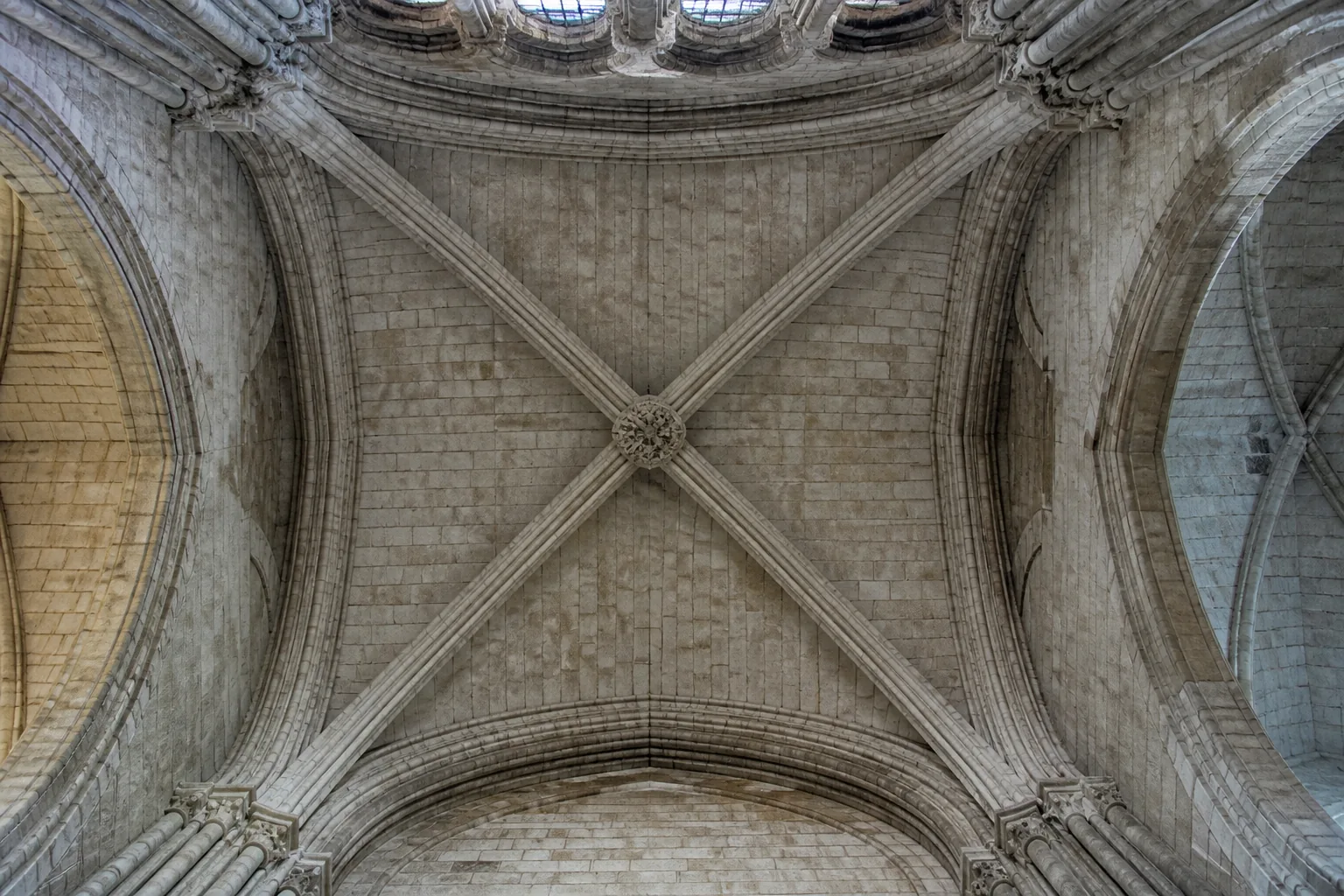 Crossing vaults before the Lady Chapel